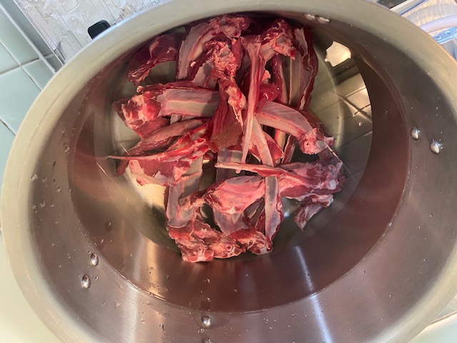鹿スネ肉スープ